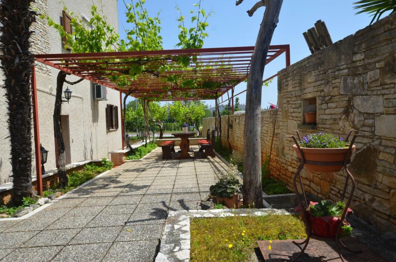 Galant Apartments Rovinj Exterior photo
